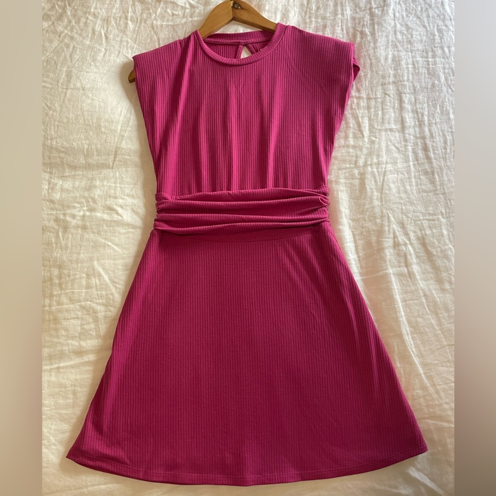 AND NOW THIS Hot Pink Fit & Flare Short Dress Key Hole Open Back